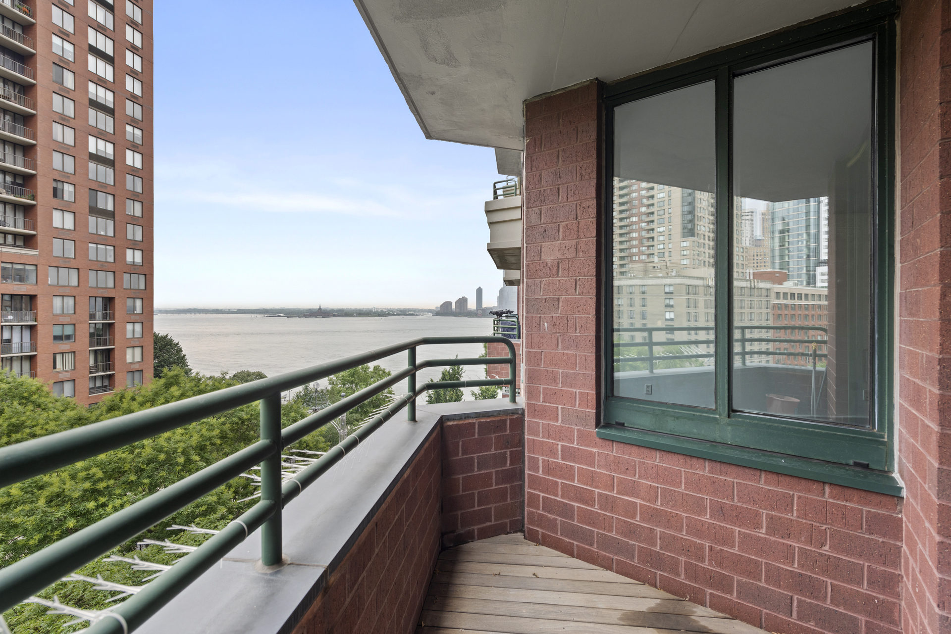 333 Rector Place 808 Battery Park City New York NY 10280