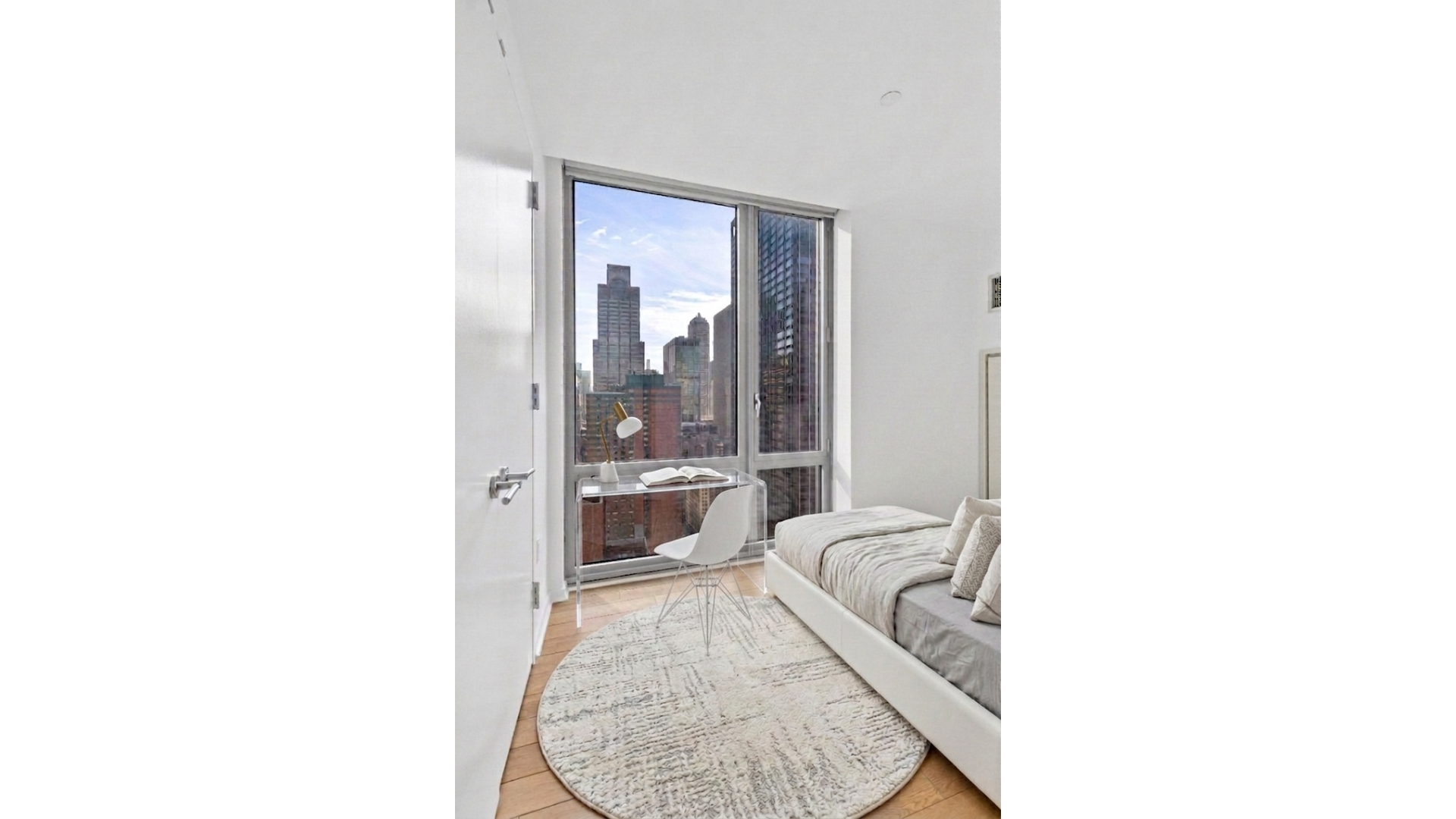310 West 52nd Street 36J Clinton New York NY 10019