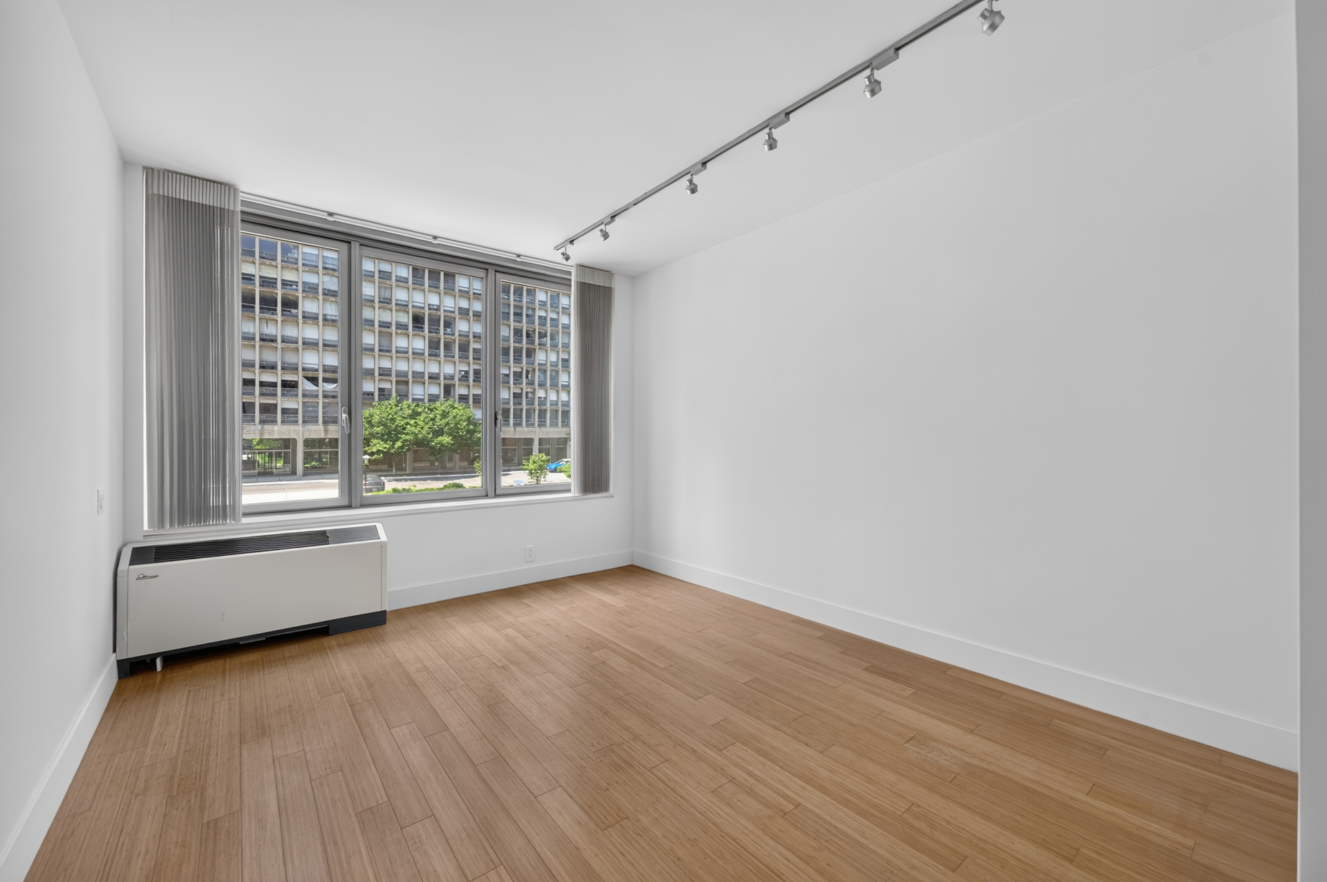 303 East 33rd Street 3G Kips Bay New York NY 10016