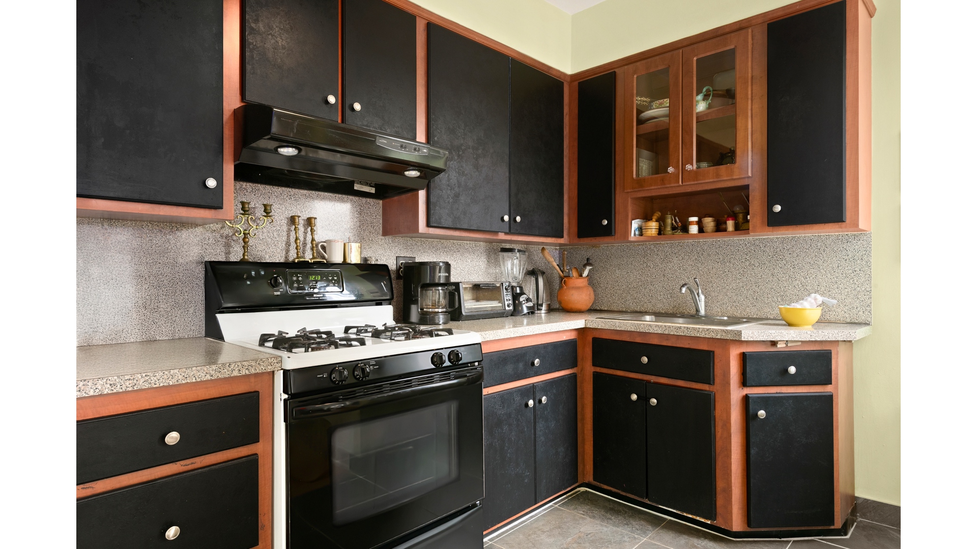 77-11 35th Avenue 6H Jackson Heights Queens NY 11372