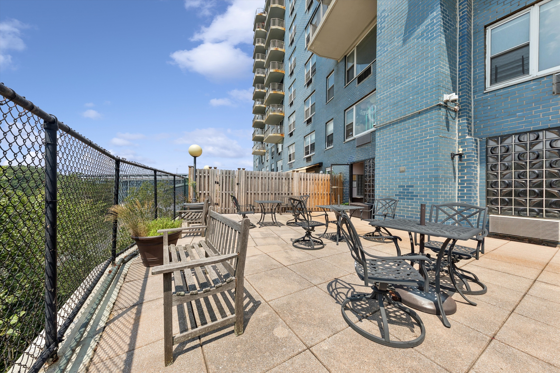 2400 Johnson Avenue 2D Riverdale Bronx NY 10463
