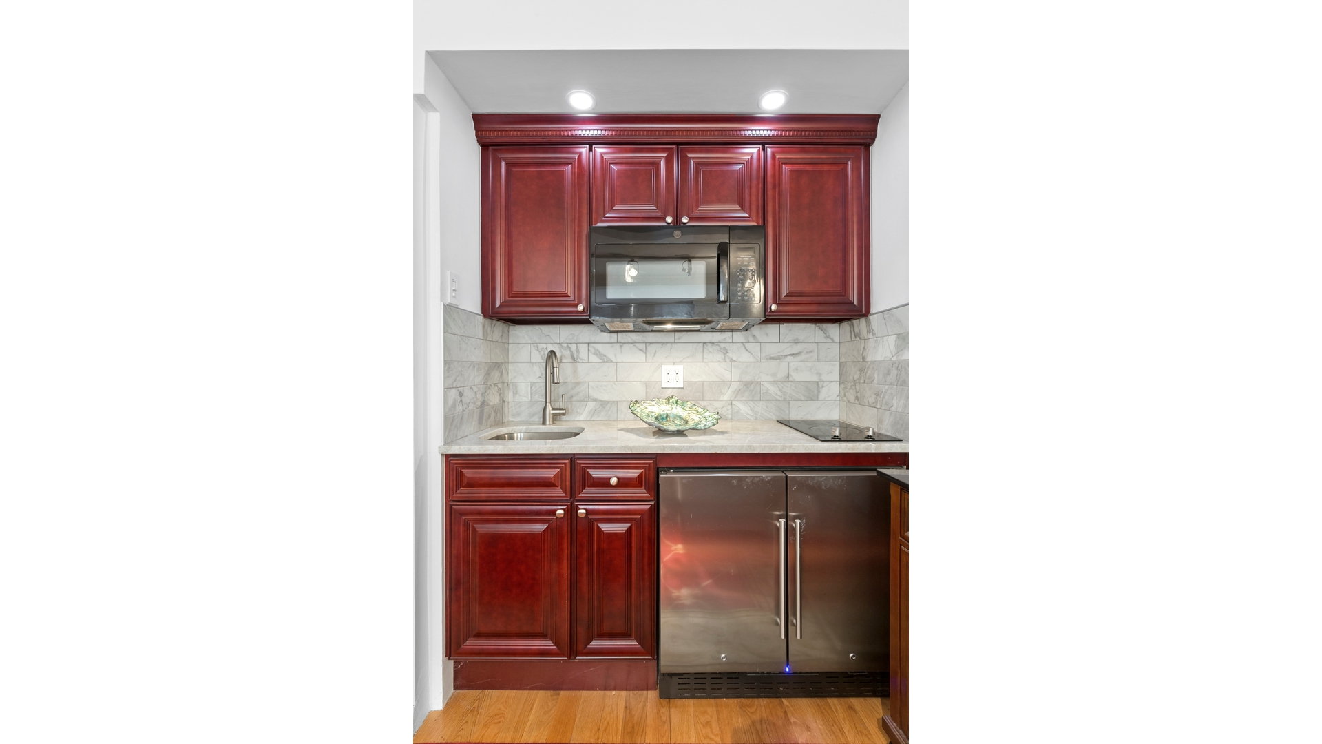 320 East 42nd Street 817 Tudor City New York NY 10017