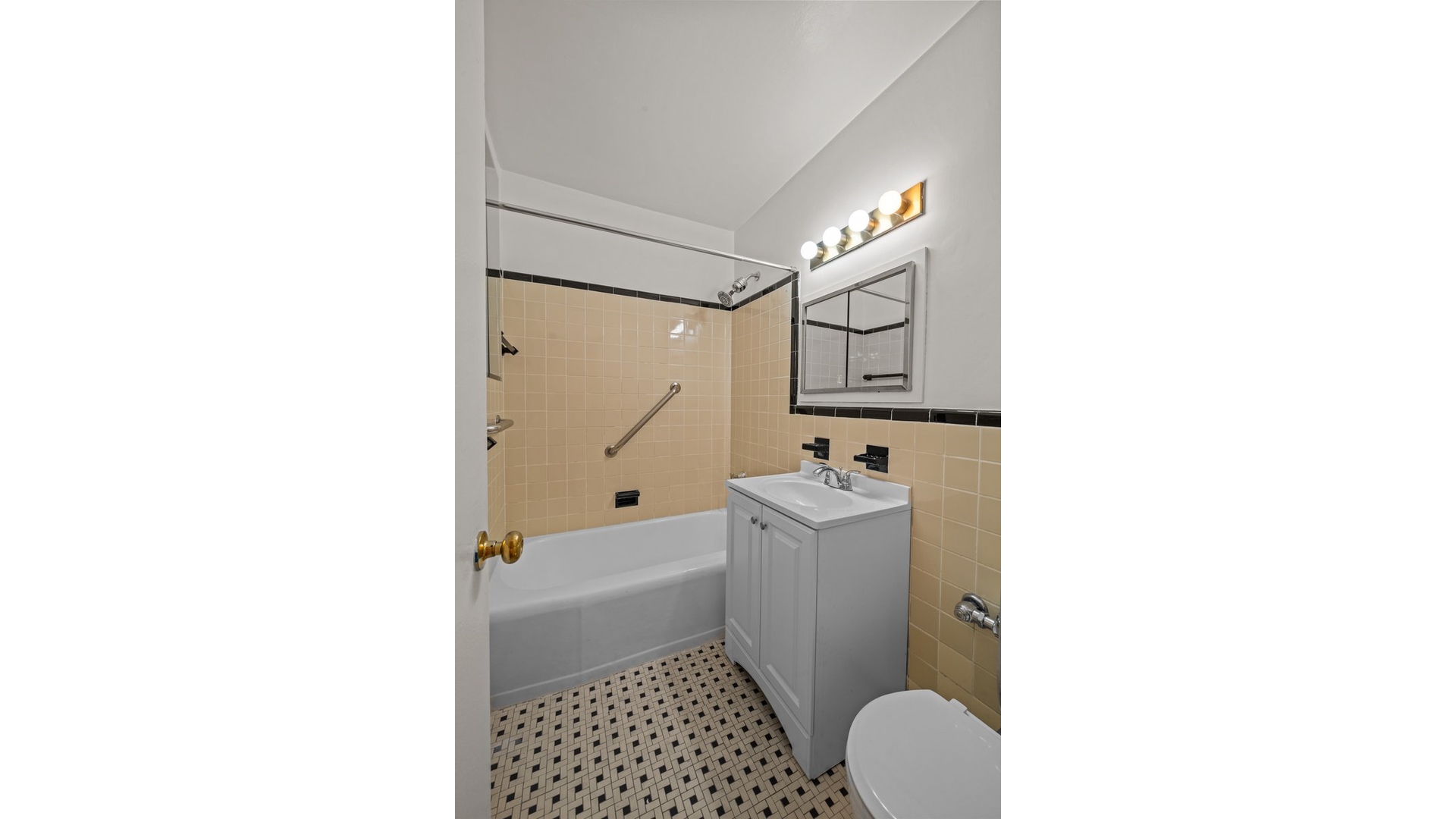 735 Kappock Street 7B Spuyten Duyvil Bronx NY 10463