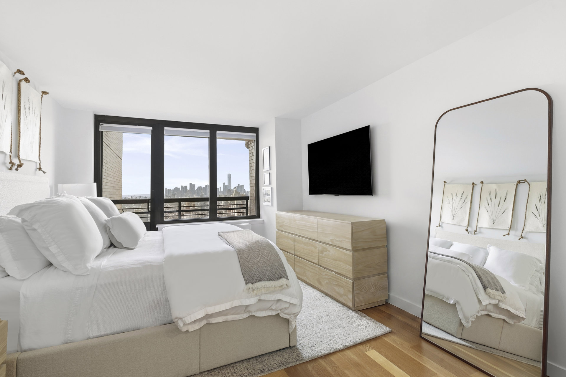 330 East 38th Street 47Q Murray Hill New York NY 10016