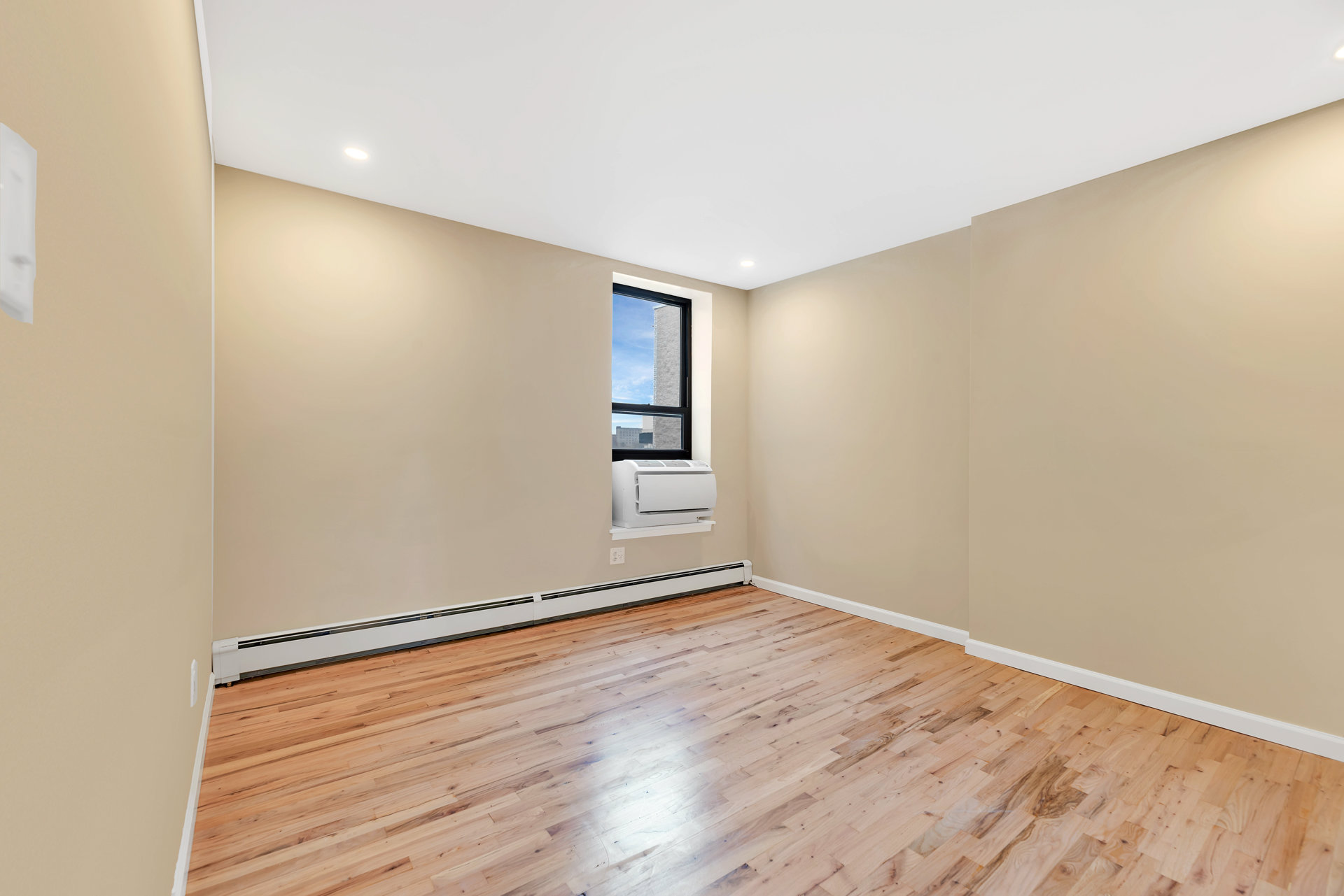 14-23 31st Avenue 2B Astoria Queens NY 11106