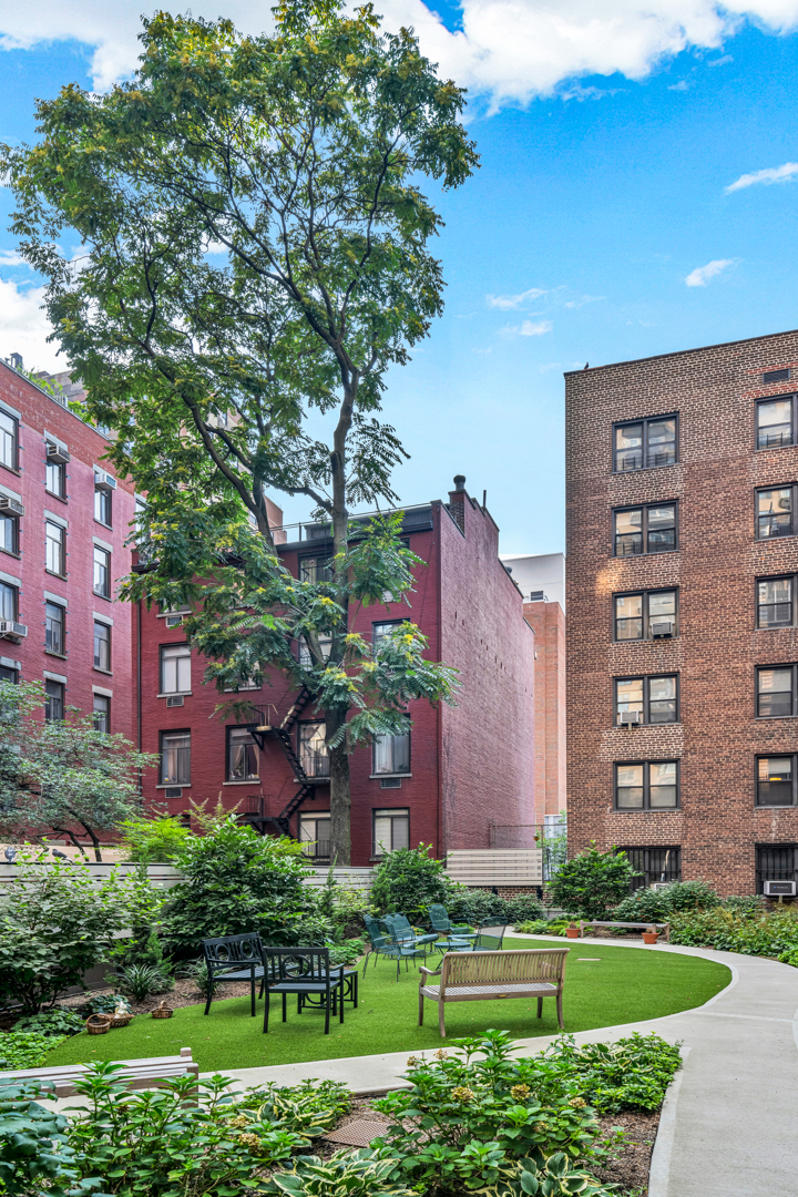 54 East 8th Street 4J Greenwich Village New York NY 10003