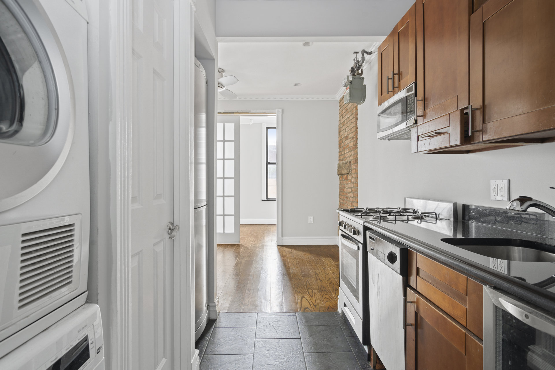 459 West 50th Street 2W Clinton New York NY 10019