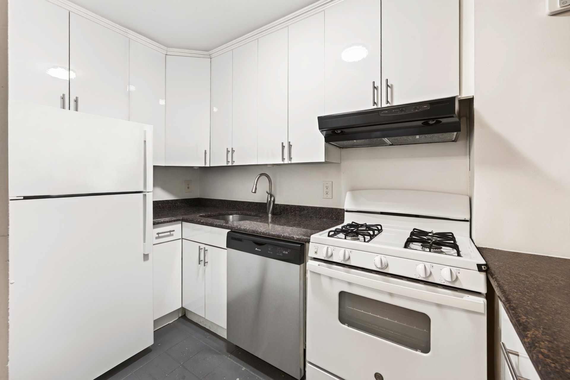 211 West 71st Street 3C Lincoln Square New York NY 10023