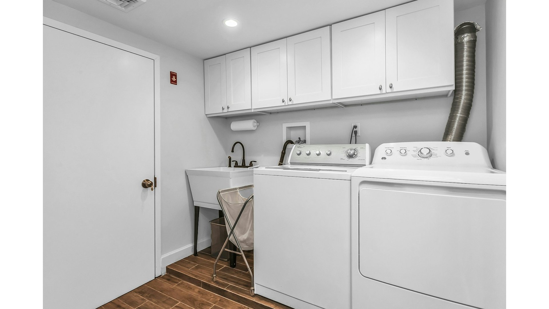 23-37 205th Street Clearview Queens NY 11360