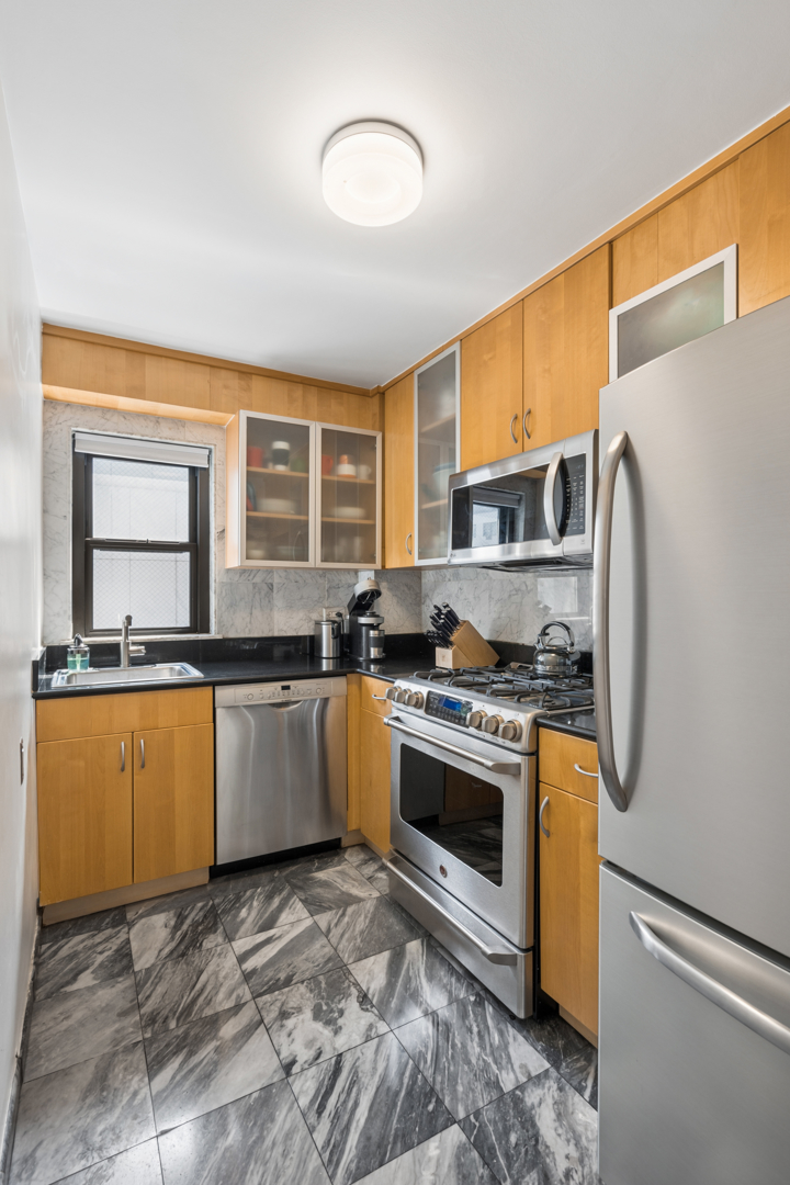 220 East 57th Street 14H Turtle Bay New York NY 10022
