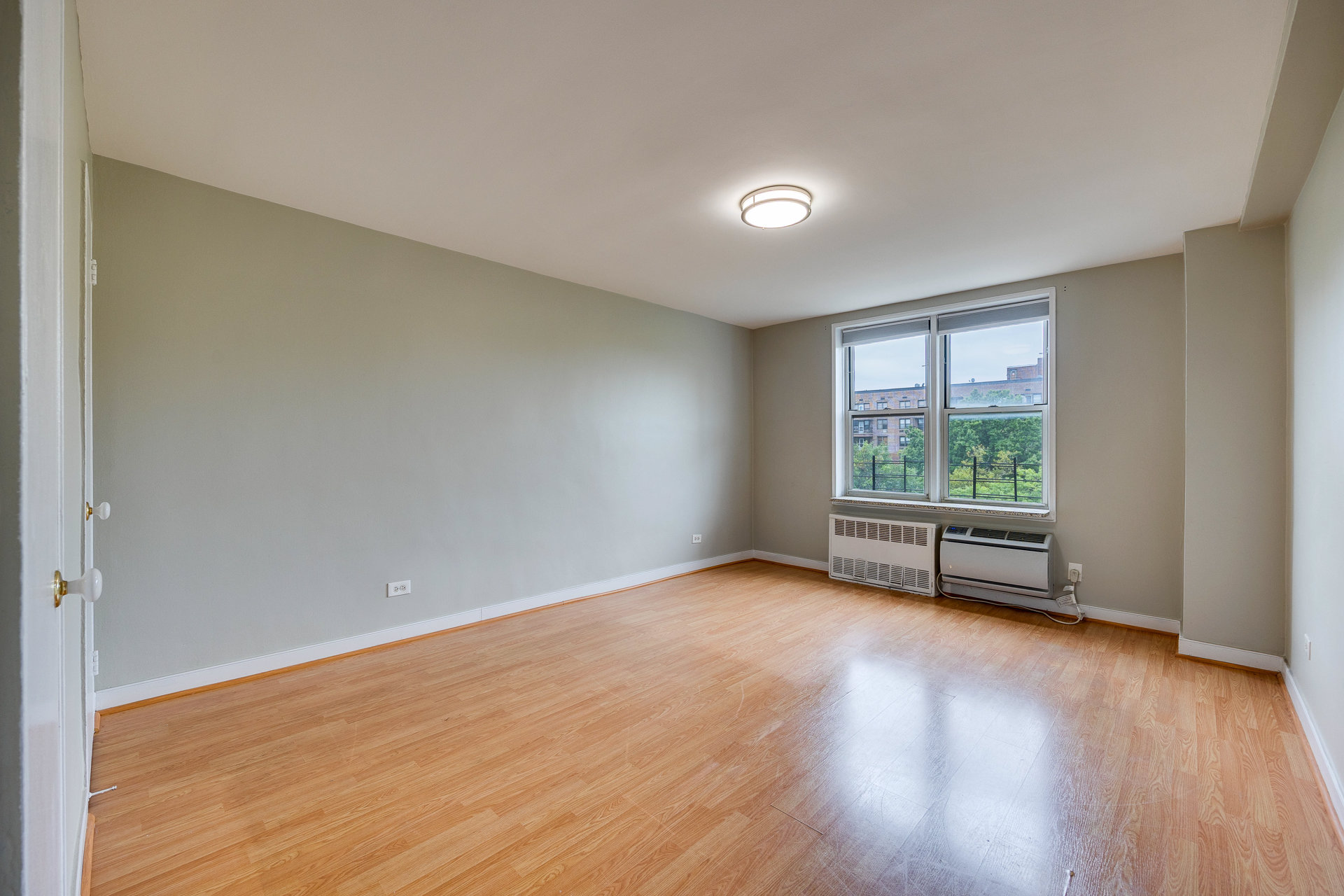 525 Ocean Parkway 4J Kensington Brooklyn NY 11218