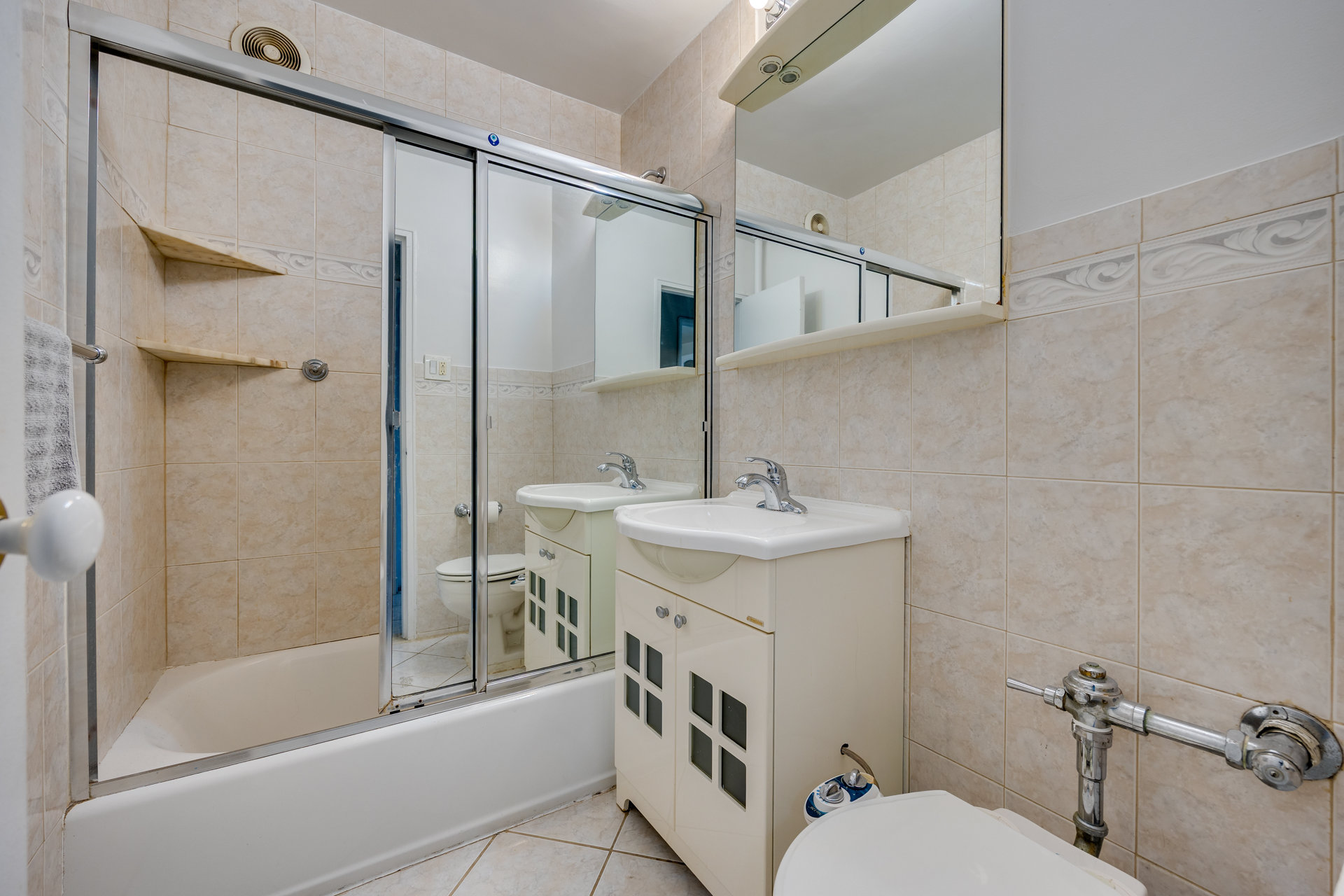 525 Ocean Parkway 4J Kensington Brooklyn NY 11218
