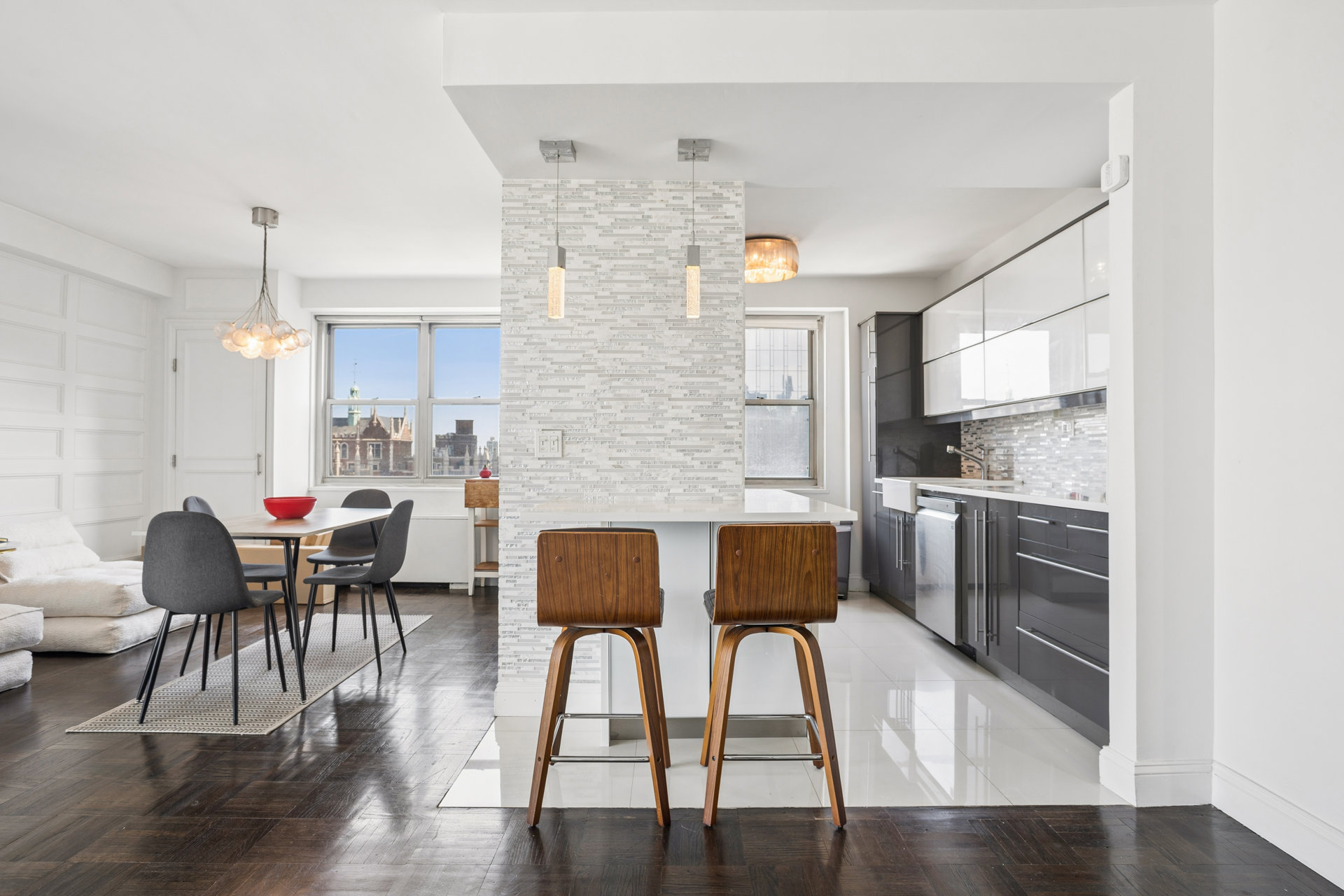 300 East 40th Street 31C Murray Hill New York NY 10016