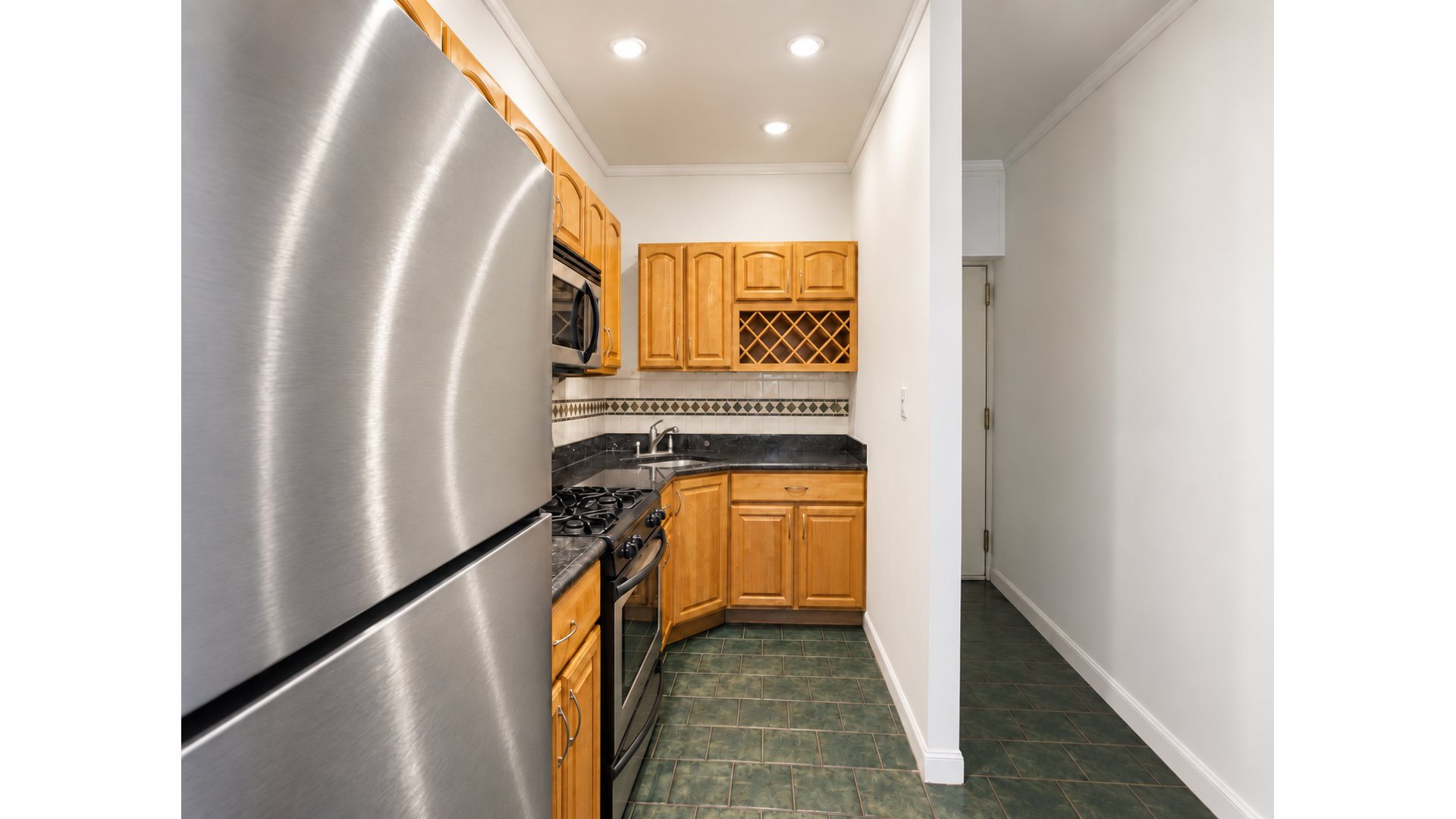 510 Ocean Parkway 1J Kensington Brooklyn NY 11218