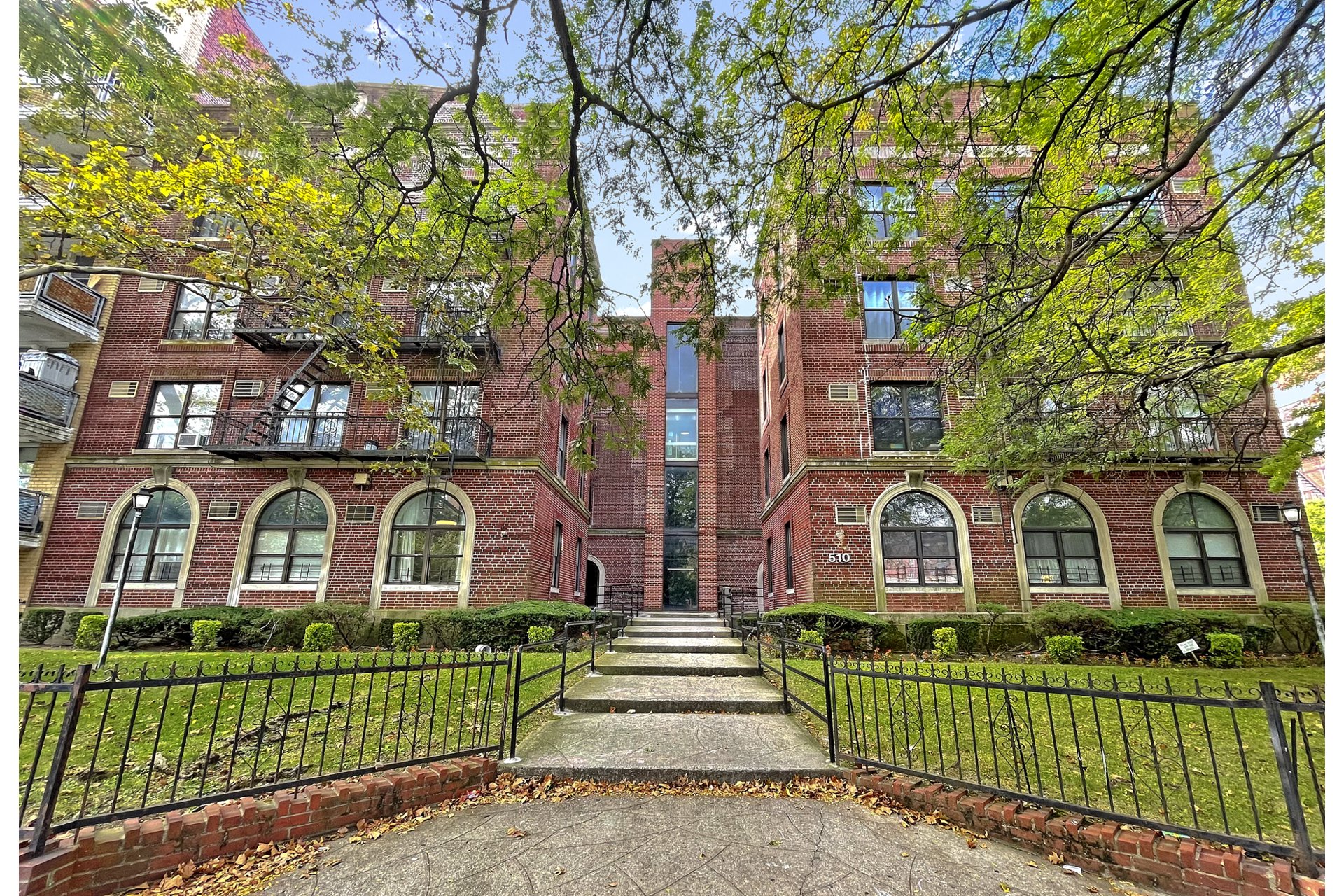 510 Ocean Parkway 1J Kensington Brooklyn NY 11218