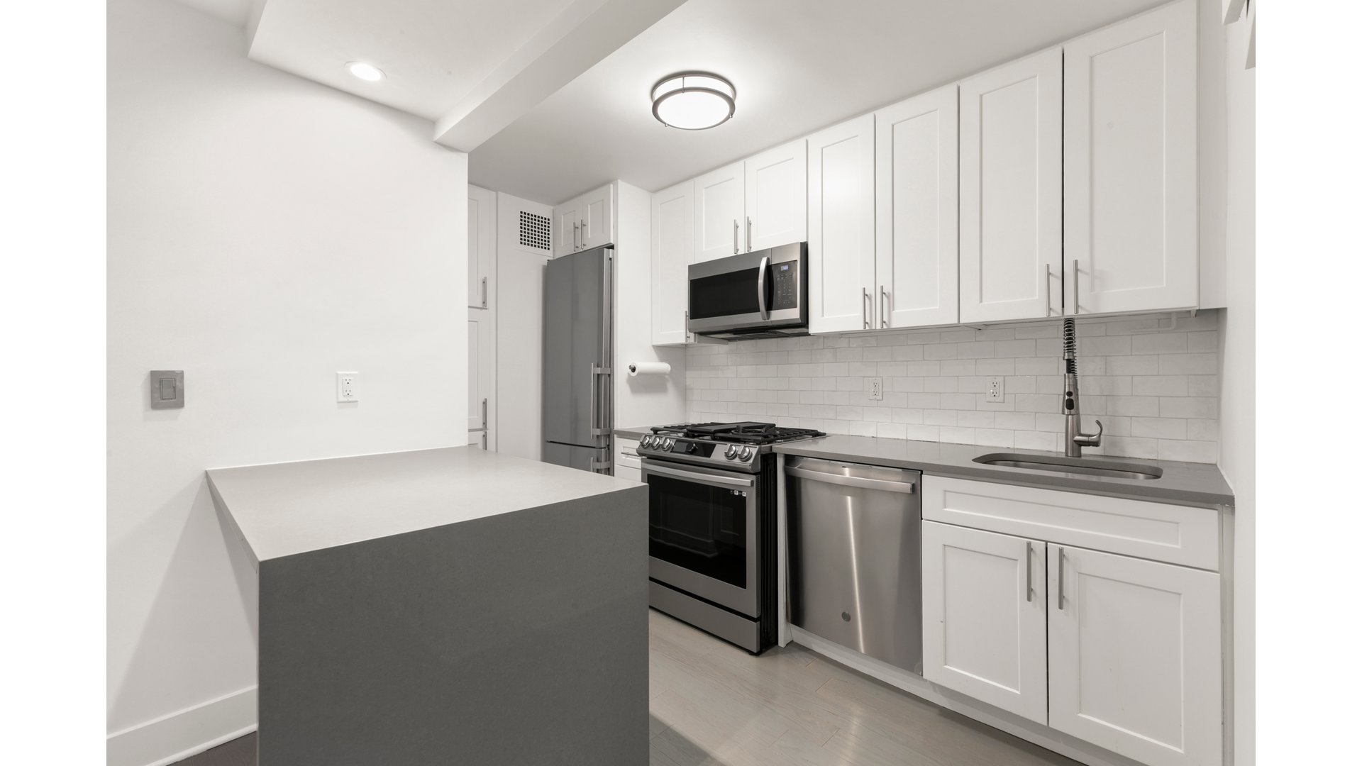 16 West 16th Street Flatiron District New York NY 10011