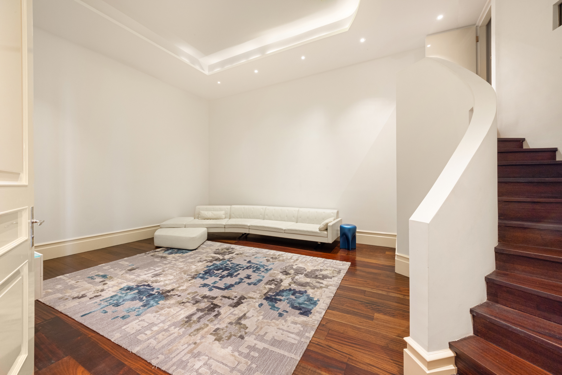 102 Prince Street 2NDFLOOR Soho New York NY 10012
