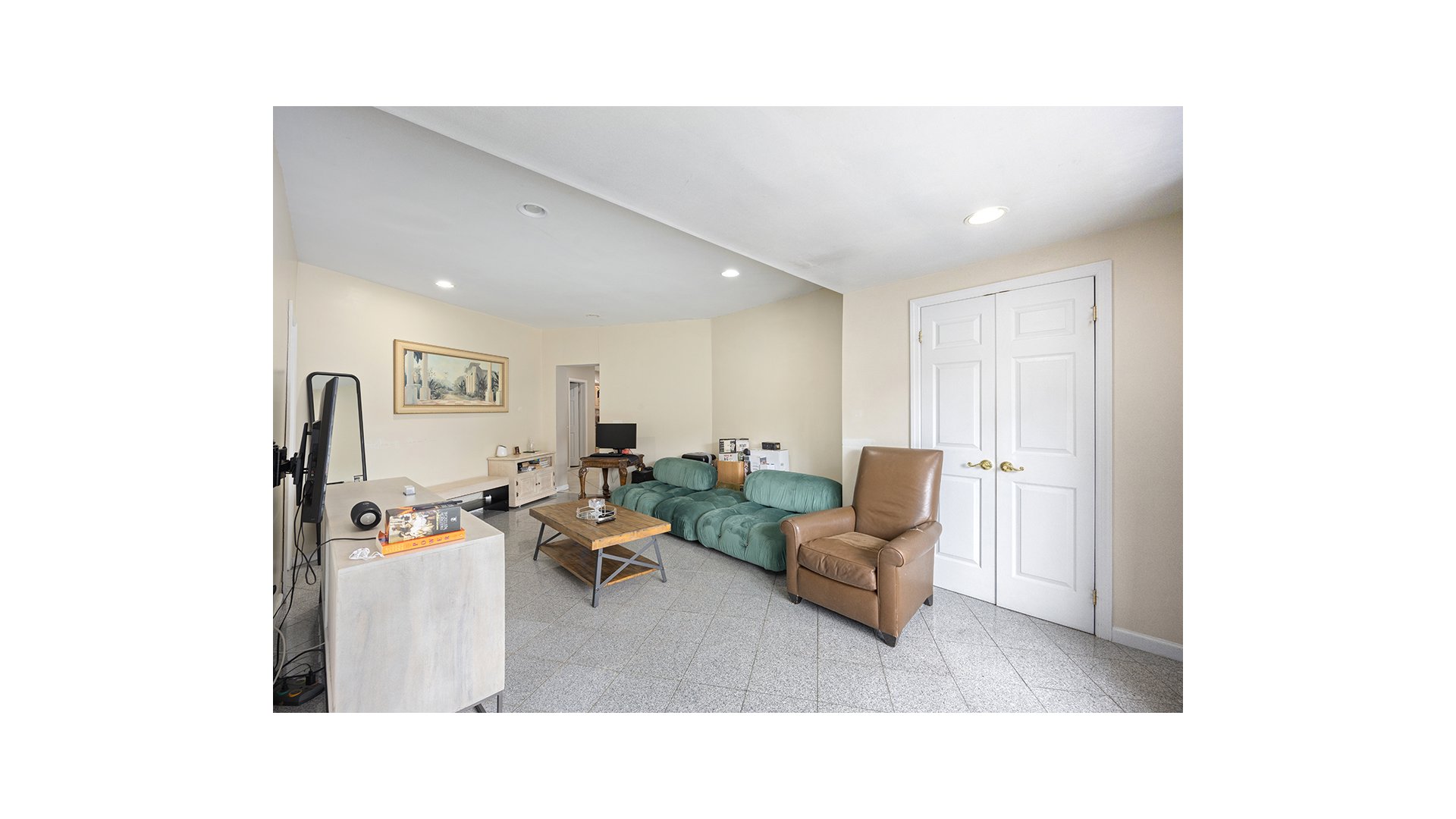 76-22 60th Lane Glendale Queens NY 11385