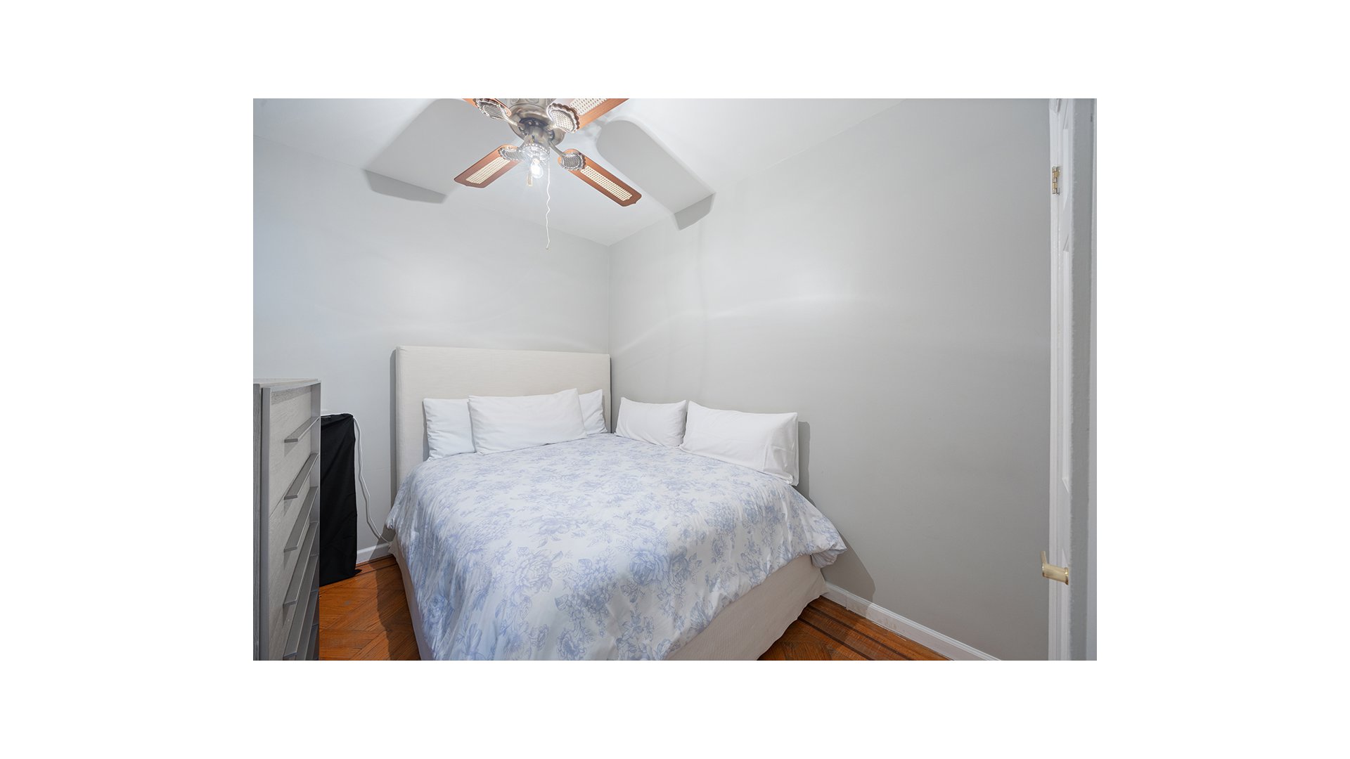 76-22 60th Lane Glendale Queens NY 11385
