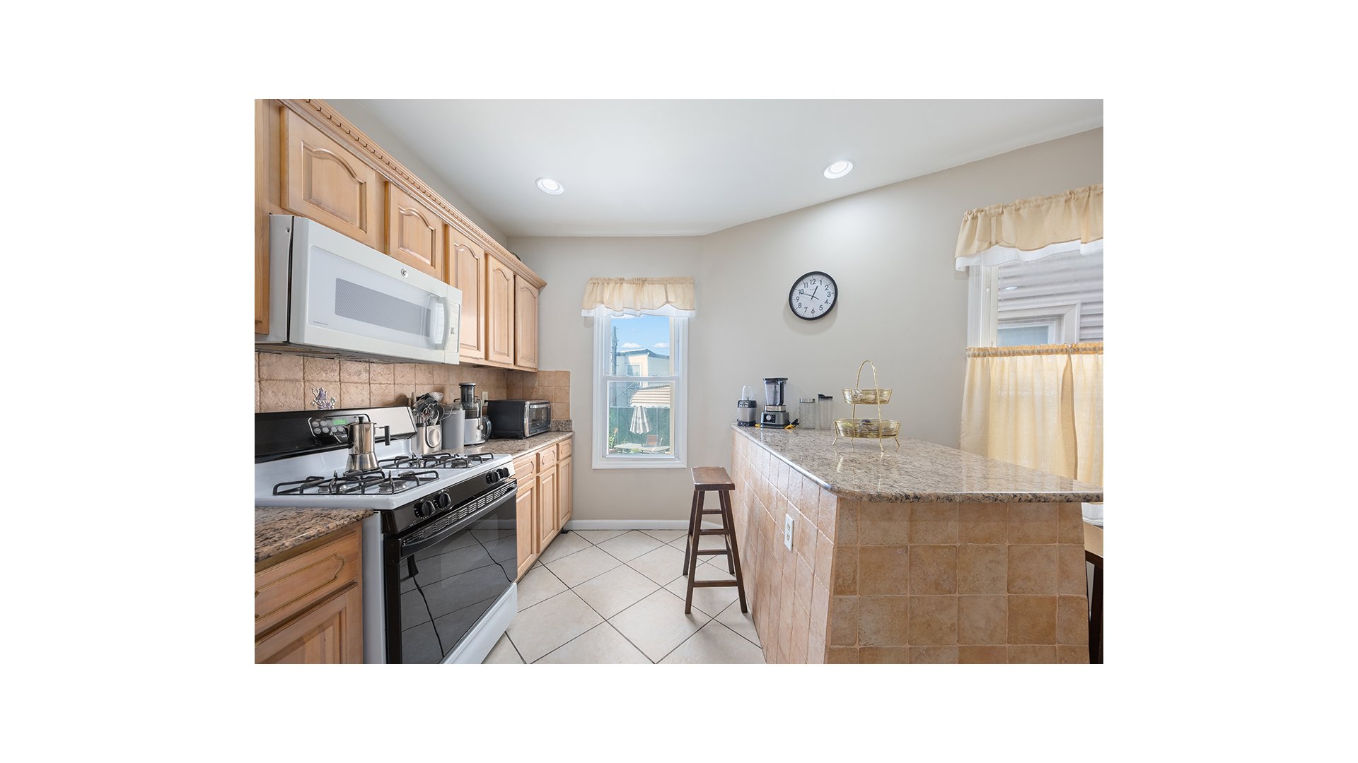 76-22 60th Lane Glendale Queens NY 11385