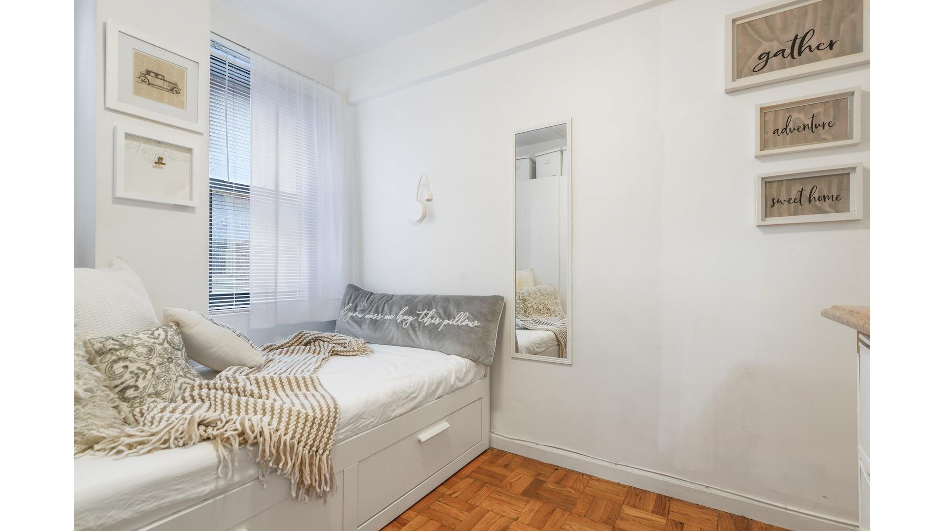 135 East 54th Street MR3 Midtown East New York NY 10022