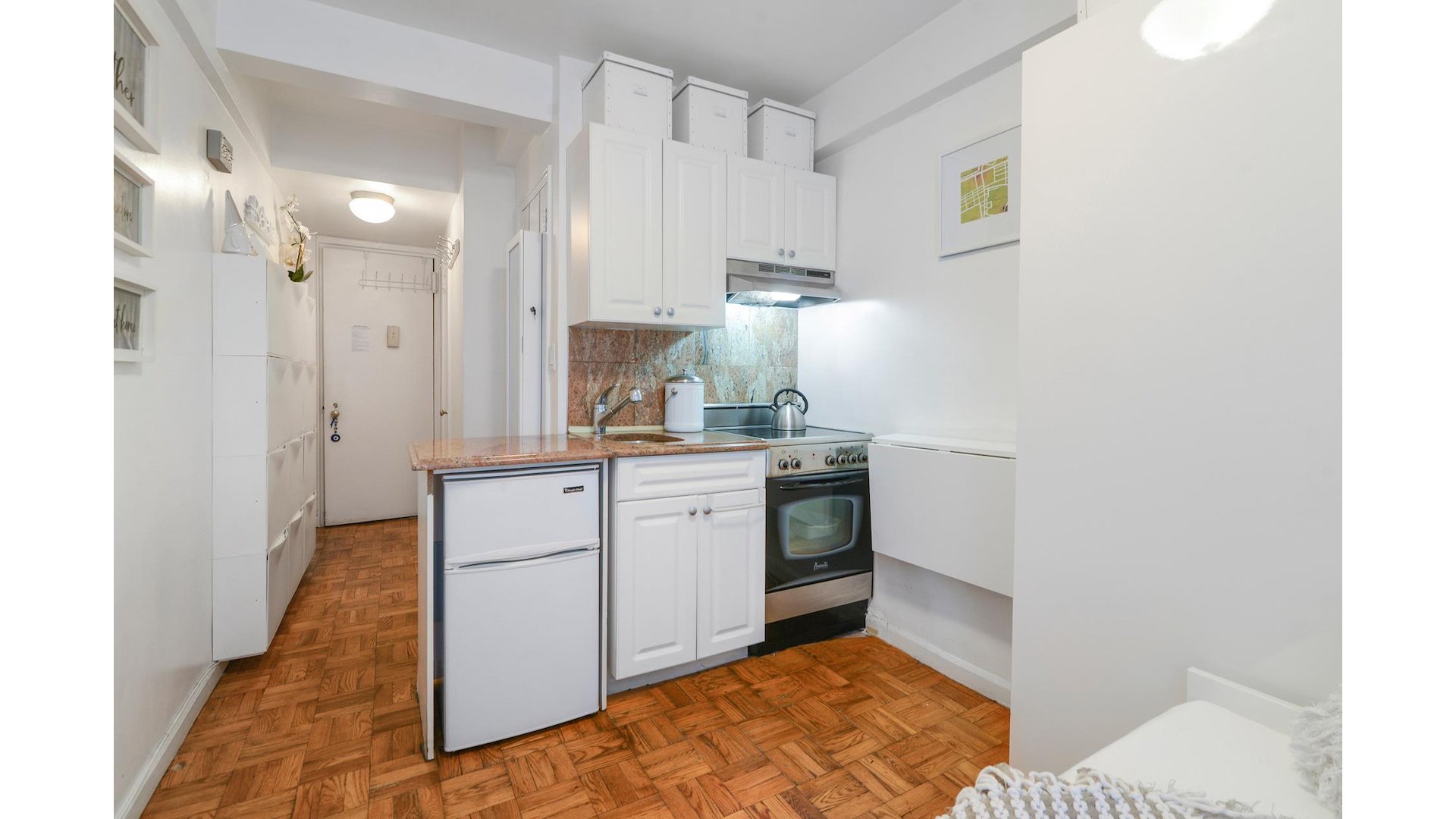 135 East 54th Street MR3 Midtown East New York NY 10022