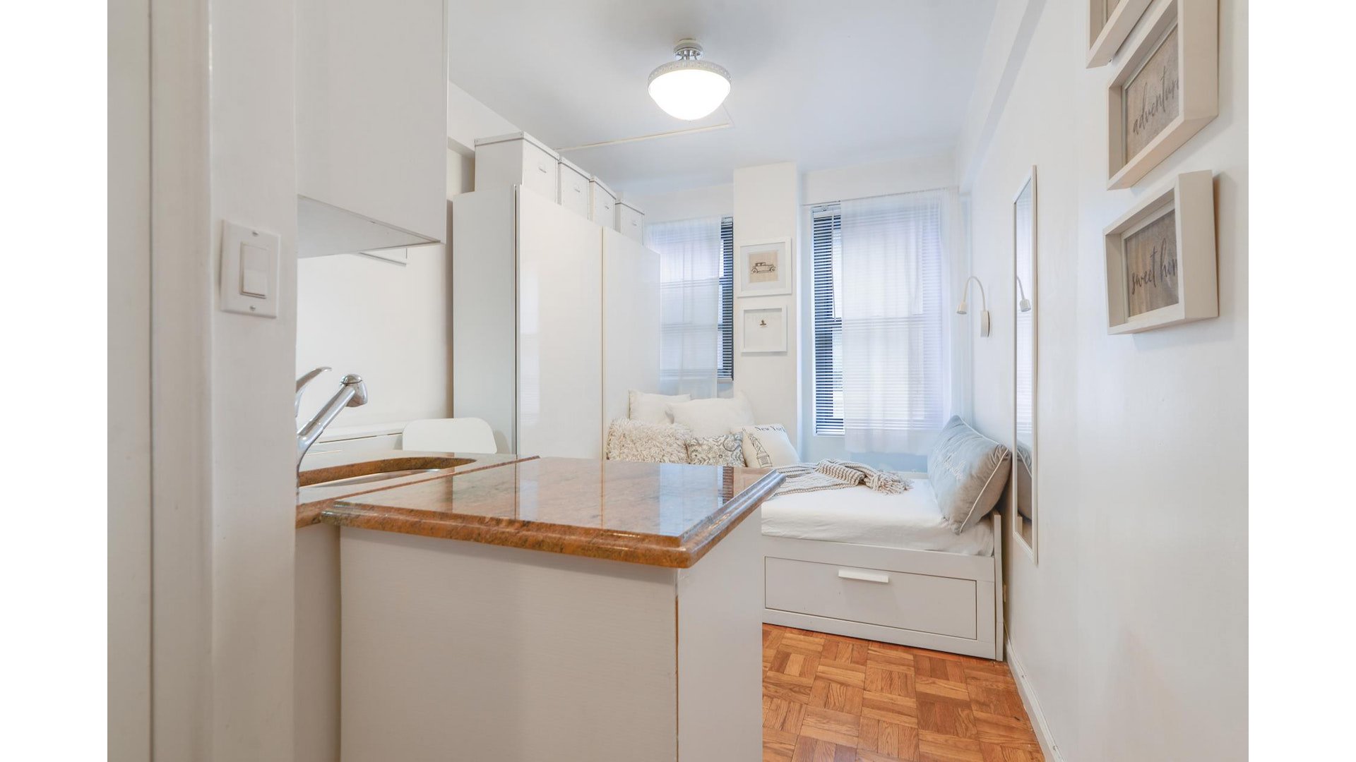 135 East 54th Street MR3 Midtown East New York NY 10022