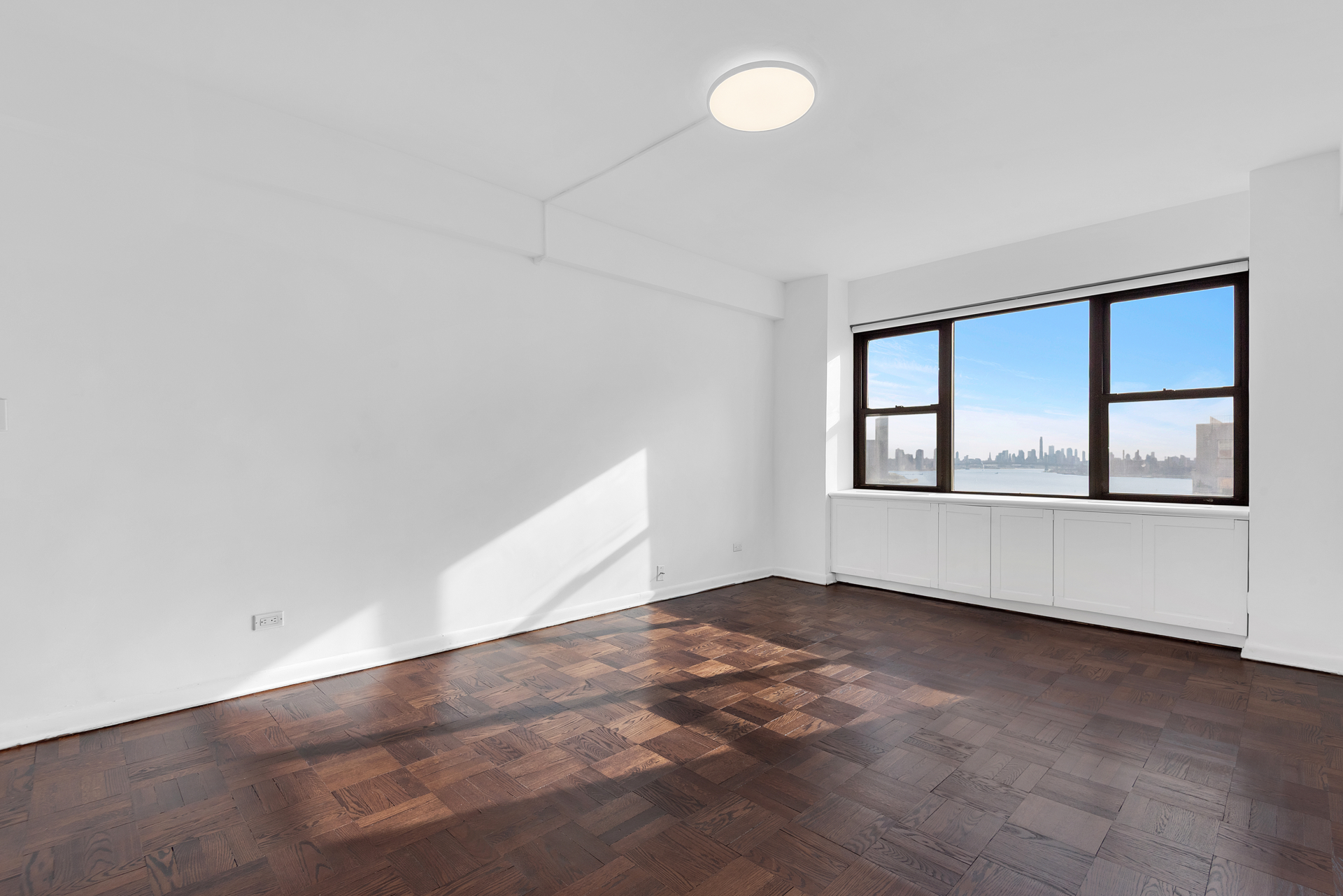 25 Sutton Place South 20G Sutton Place New York NY 10022