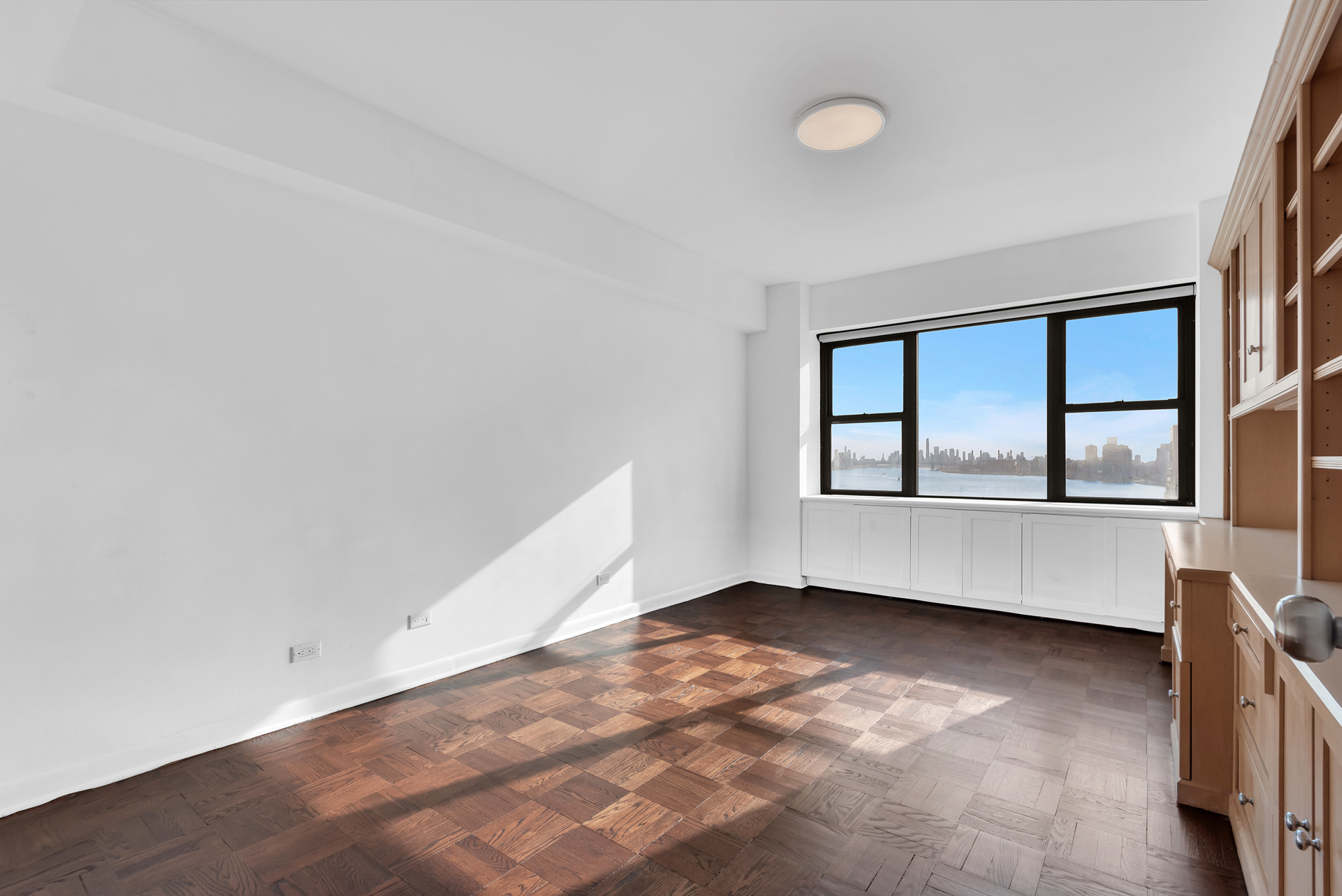 25 Sutton Place South 20G Sutton Place New York NY 10022