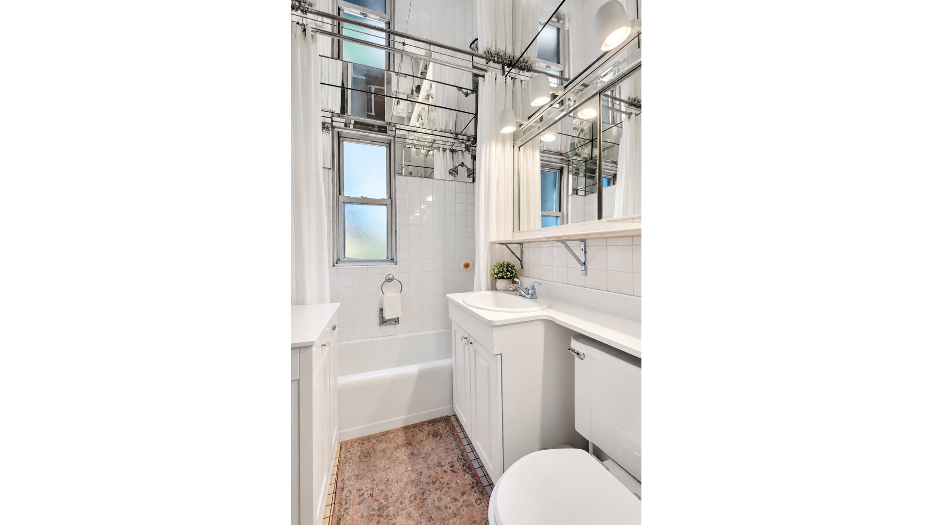 345 East 52nd Street 11B Turtle Bay New York NY 10022